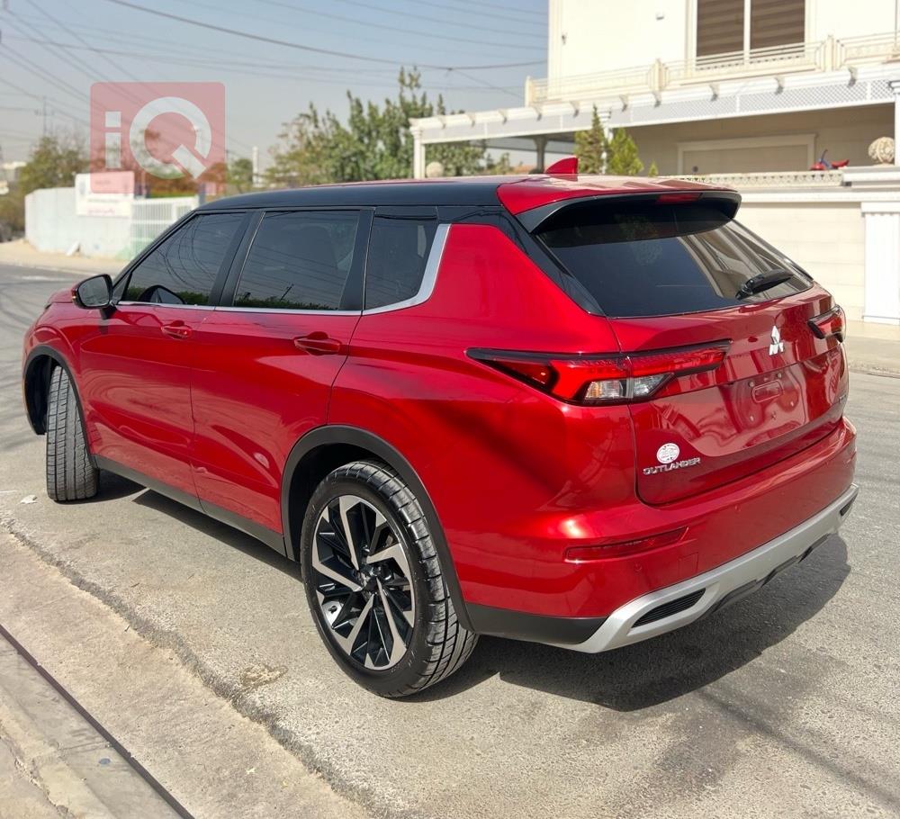 میتسوبیشی ئاوتلاندەر